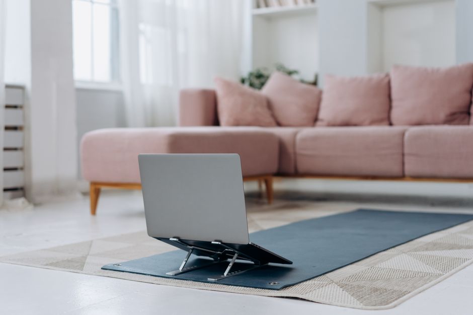 Postolje za laptop s hlađenjem